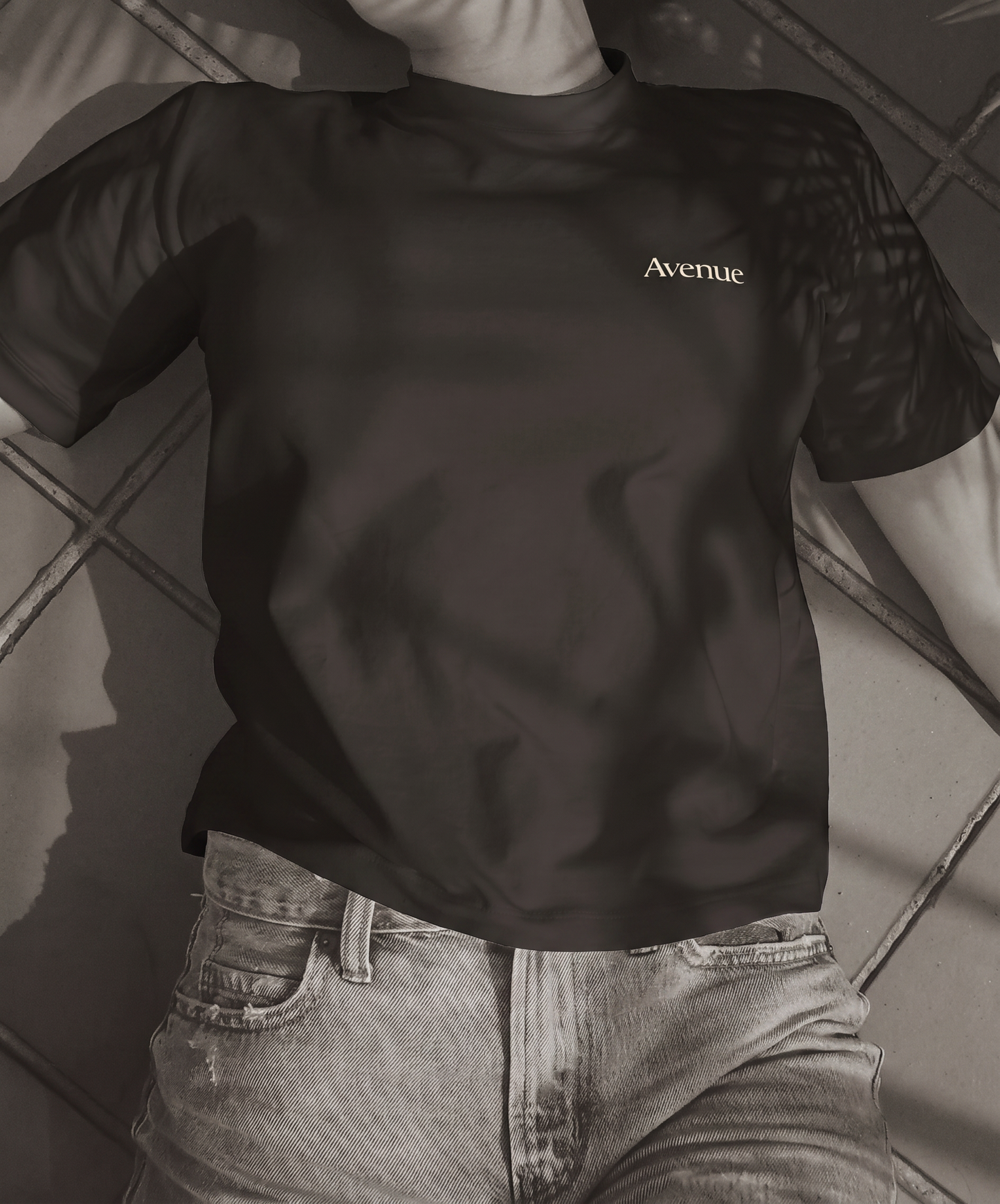 AVENUE TEE - MIDNIGHT BLACK MUJER